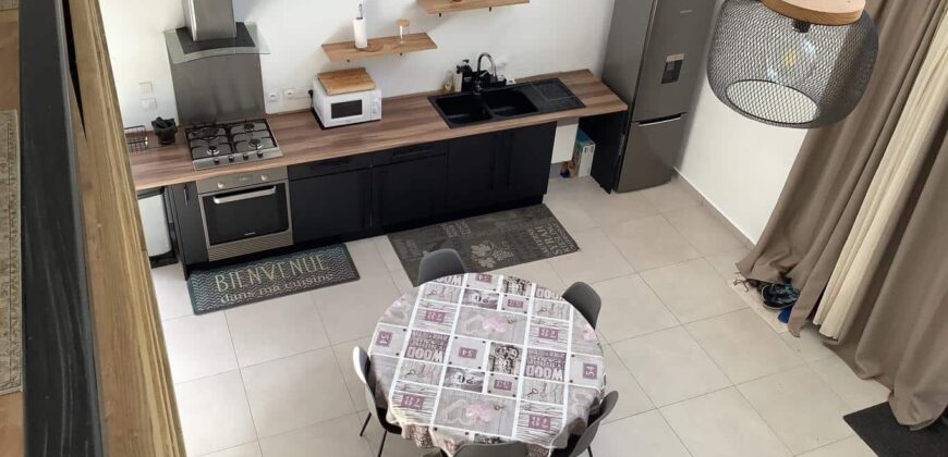 A louer une ravissante villa T4 meublée de 84.60 m2 située dans un quartier de La Rivière Saint Louis