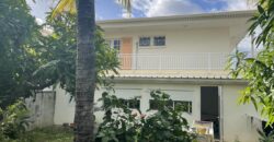 A vendre une grande villa de 145m2 sur un vaste terrain de 688m2 au coeur de la possession