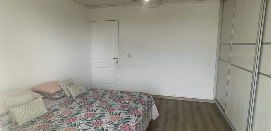 A vendre une grande villa de 145m2 sur un vaste terrain de 688m2 au coeur de la possession