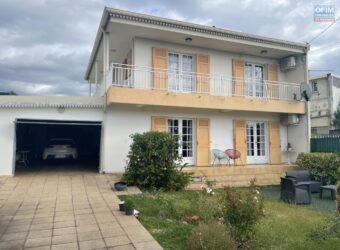 A vendre une grande villa de 145m2 sur un vaste terrain de 688m2 au coeur de la possession