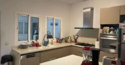 A vendre une grande villa de 145m2 sur un vaste terrain de 688m2 au coeur de la possession