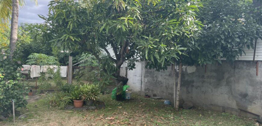 A vendre une grande villa de 145m2 sur un vaste terrain de 688m2 au coeur de la possession