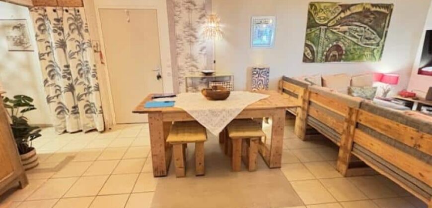 A vendre un lumineux appartement T2 situé en plein centre de La Montagne