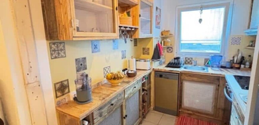 A vendre un lumineux appartement T2 situé en plein centre de La Montagne