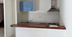 A vendre une charmante villa jumelée de type F4 située dans une résidence sécurisée à Sainte Clotilde La Bretagne