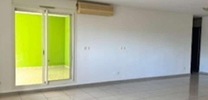 A vendre un lumineux appartement T3 situé dans la résidence La Goélette à Sainte Clotilde