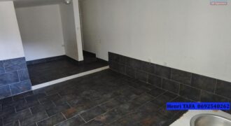 A louer un studio de 28 m2 situé proche de toutes les commodités à Saint Joseph