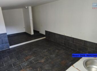 A louer un studio de 28 m2 situé proche de toutes les commodités à Saint Joseph