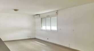 A vendre un appartement T3 dans une résidence proche des commerces à  Sainte Clotilde