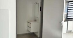 Location d’un studio récent dans la résidence Castel Roc, quartier Bois de Nèfles à Sainte-Clotilde.