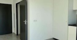 Location d’un studio récent dans la résidence Castel Roc, quartier Bois de Nèfles à Sainte-Clotilde.