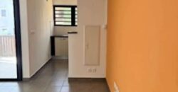 A louer un lumineux appartement de 40.30m2 sur les bas de la route Bois de Nèfles à Sainte Clotilde.