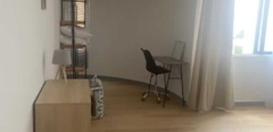 Location d’un appartement meublé dans une résidence avec piscine commune à Sainte Clotilde