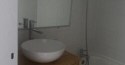 Location d’un appartement meublé dans une résidence avec piscine commune à Sainte Clotilde