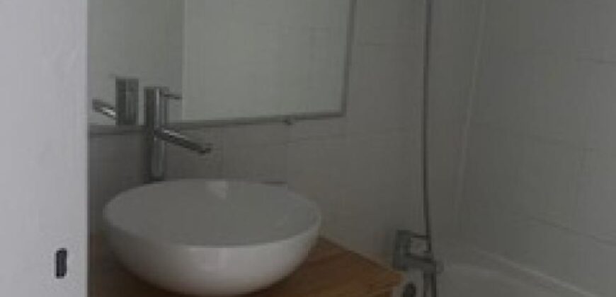 Location d’un appartement meublé dans une résidence avec piscine commune à Sainte Clotilde