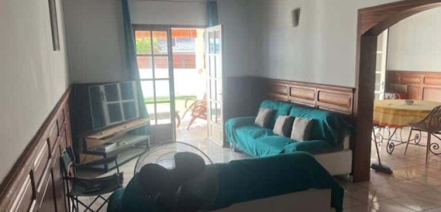 A louer une charmante villa T5 meublée située dans un quartier calme à proximité du bassin Pirogue
