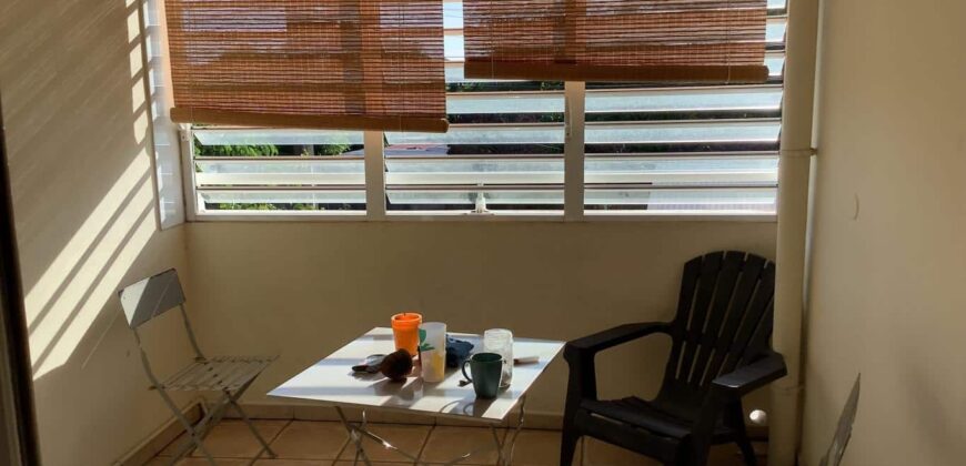 A louer un agréable appartement meublé T3/4 de 91.95 m2 situé à Saint Pierre