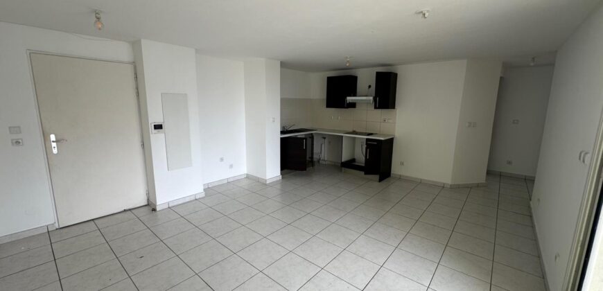 Location d’un appartement de 51.86m2 en plein centre ville de Saint André