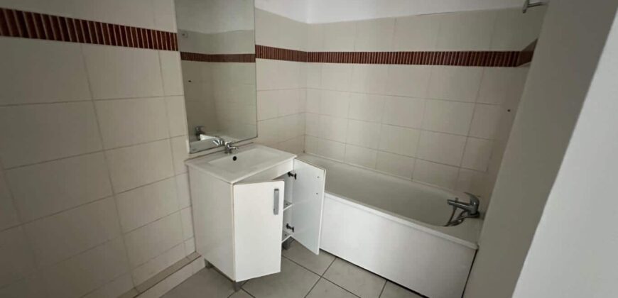 Location d’un appartement de 51.86m2 en plein centre ville de Saint André