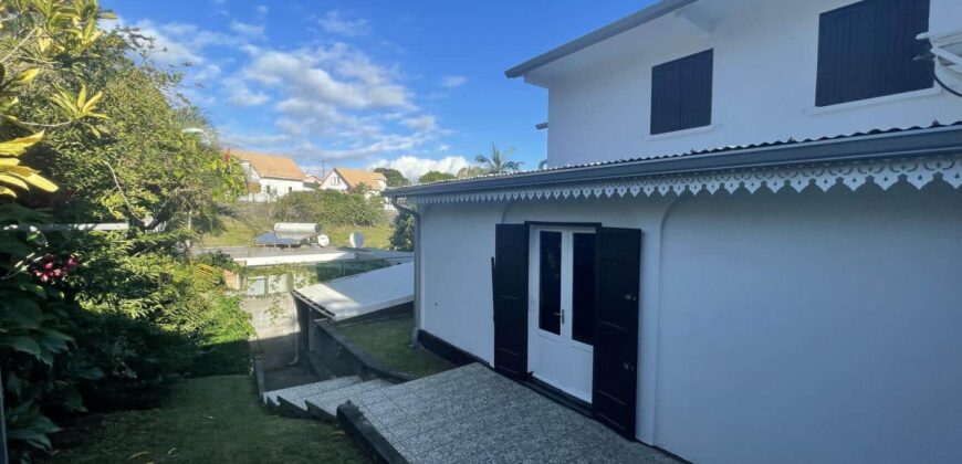 A vendre une grande villa de 122m2 dans un quartier calme et recherché à la Rivière Saint Louis