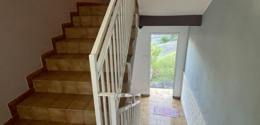 A vendre une grande villa de 122m2 dans un quartier calme et recherché à la Rivière Saint Louis