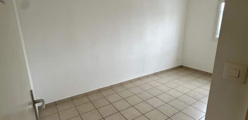 A louer une villa de 100m2 dans une résidence sécurisée à Saint André
