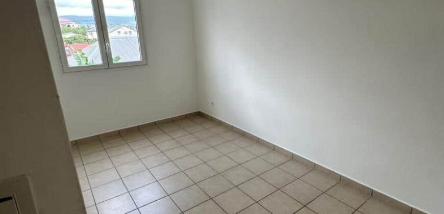 A louer une villa de 100m2 dans une résidence sécurisée à Saint André