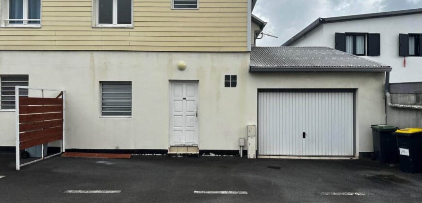 A louer une villa de 100m2 dans une résidence sécurisée à Saint André
