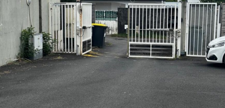 A louer une villa de 100m2 dans une résidence sécurisée à Saint André