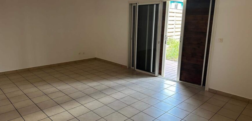 A louer une villa de 100m2 dans une résidence sécurisée à Saint André