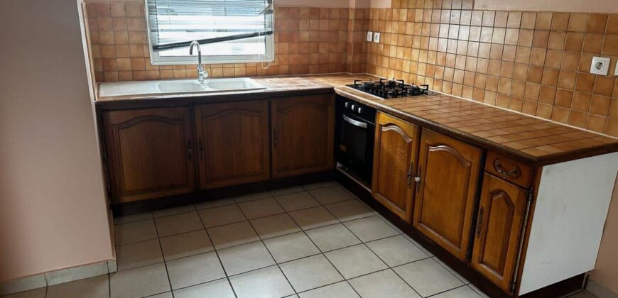 A louer une villa de 100m2 dans une résidence sécurisée à Saint André