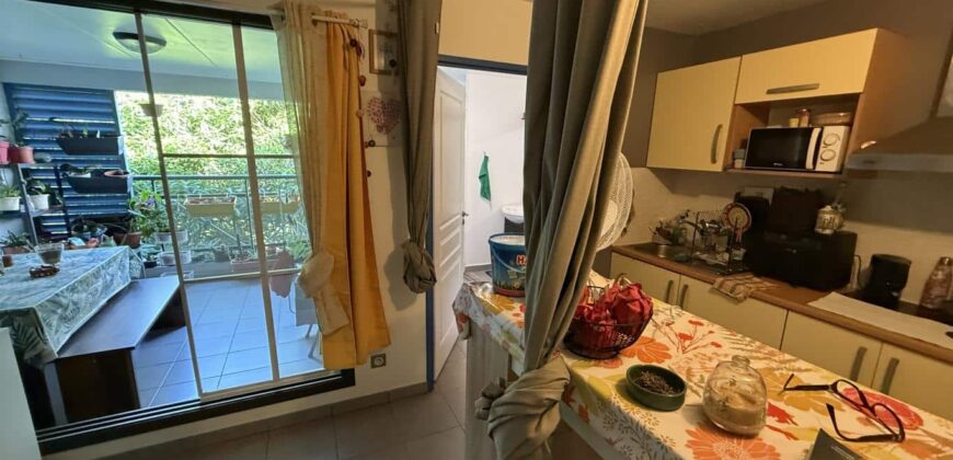 A vendre un studio de 23.65 m2 situé dans une résidence sécurisée à La Rivière Saint Louis