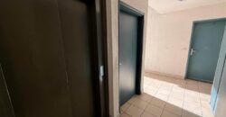 A vendre un charmant appartement T3 entièrement rénové et climatisé situé dans une résidence sécurisée à Saint Louis