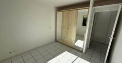 A vendre un charmant appartement T3 entièrement rénové et climatisé situé dans une résidence sécurisée à Saint Louis