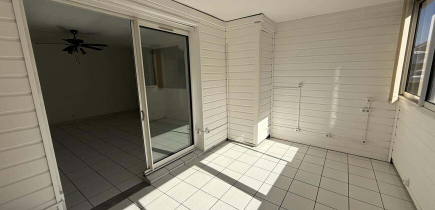 A vendre un charmant appartement T3 entièrement rénové et climatisé situé dans une résidence sécurisée à Saint Louis