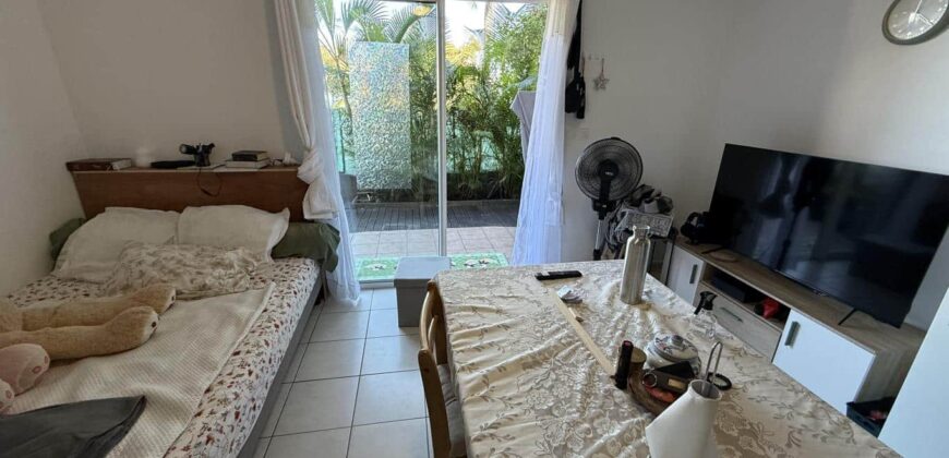 A vendre un studio de 26.92 m2 situé dans une résidence sécurisée face au lycée des Avirons
