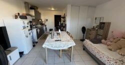 A vendre un studio de 26.92 m2 situé dans une résidence sécurisée face au lycée des Avirons