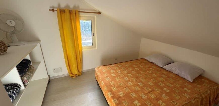 En location une superbe villa meublée de type F3/4 située dans un cadre paisible au Tampon 13ème