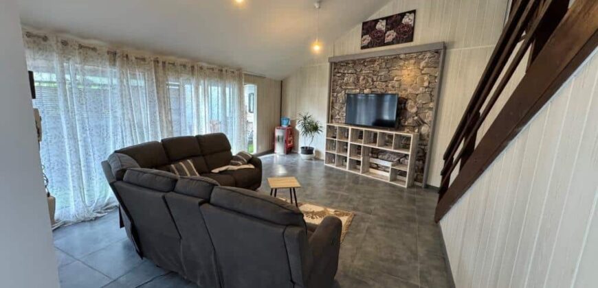 En location une superbe villa meublée de type F3/4 située dans un cadre paisible au Tampon 13ème