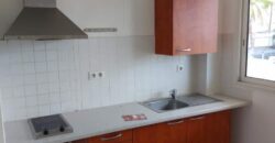 A vendre un appartement T2 de 50.45m2 proche de toutes commodités dans une résidence sécurisée à Sainte Clotilde