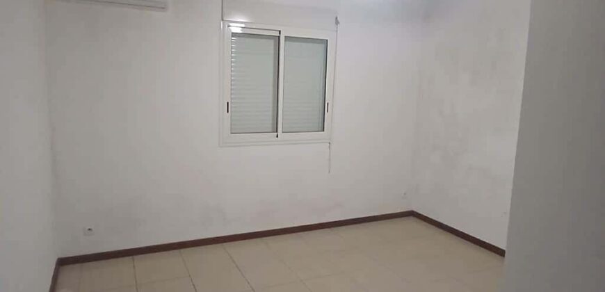 A louer une villa de 110m2 avec cour sur Tan Rouge à Saint Gilles les Hauts