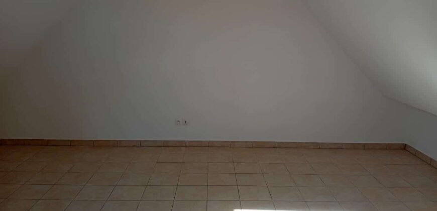 A louer un appartement T3 de 65.62m2 avec jardin à la Saline les bains