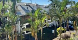 A louer un beau duplex meublé de type F4 avec piscine dans une résidence à Sainte-Clotilde-La Bretagne