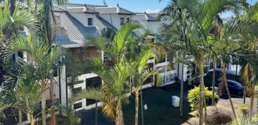 A louer un beau duplex meublé de type F4 avec piscine dans une résidence à Sainte-Clotilde-La Bretagne