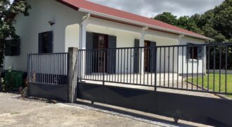 A louer une charmante villa meublée de type F4 située à La Rivière Saint Louis