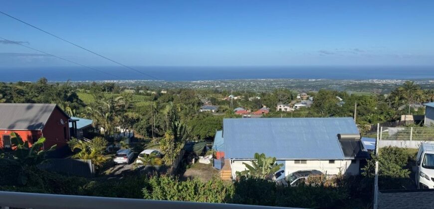 A louer une charmante villa T5 avec vue mer située au Tampon dans le quartier de Trois Mares