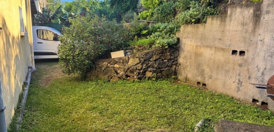 A louer une charmante villa T5 avec vue mer située au Tampon dans le quartier de Trois Mares