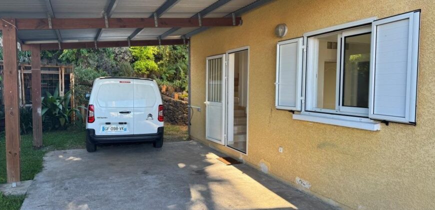 A louer une charmante villa T5 avec vue mer située au Tampon dans le quartier de Trois Mares
