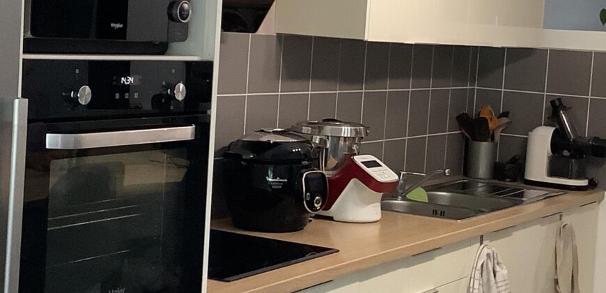 En location une villa jumelée de type F3 de 75 m2 située à La Rivière Saint Louis