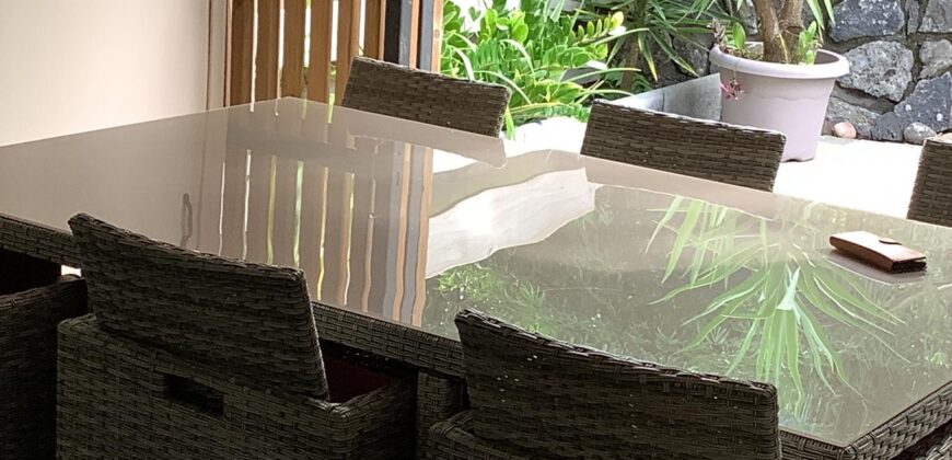 En location une villa jumelée de type F3 de 75 m2 située à La Rivière Saint Louis